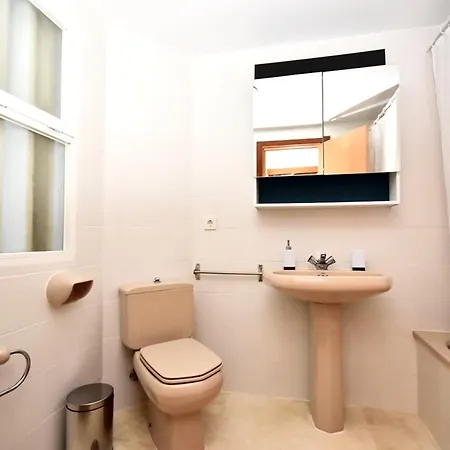 One Bedroom Appartement At Benidorm 700 M Away From The Beach With Sea View Shared Pool And Terrace Apartment *