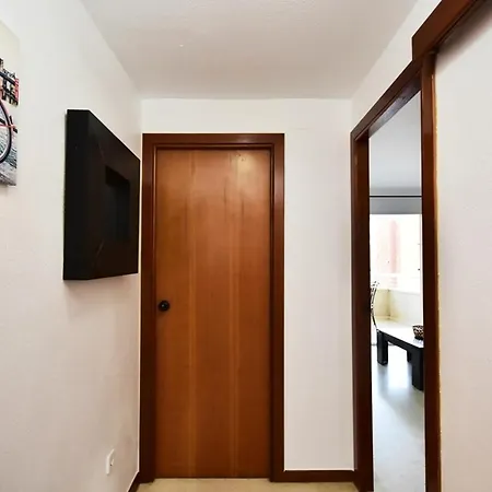 One Bedroom Appartement At Benidorm 700 M Away From The Beach With Sea View Shared Pool And Terrace *